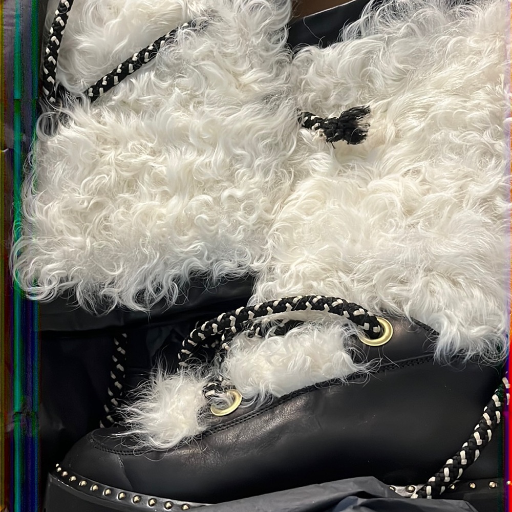 Leather and Lamb fur boots sz 38
